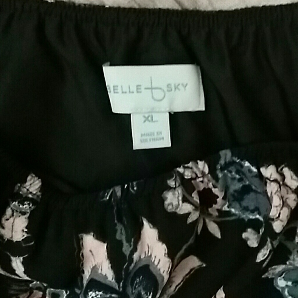 NWT, Nice one sleeve Black, pink and gray  floral  blouse. - Picture 4 of 4